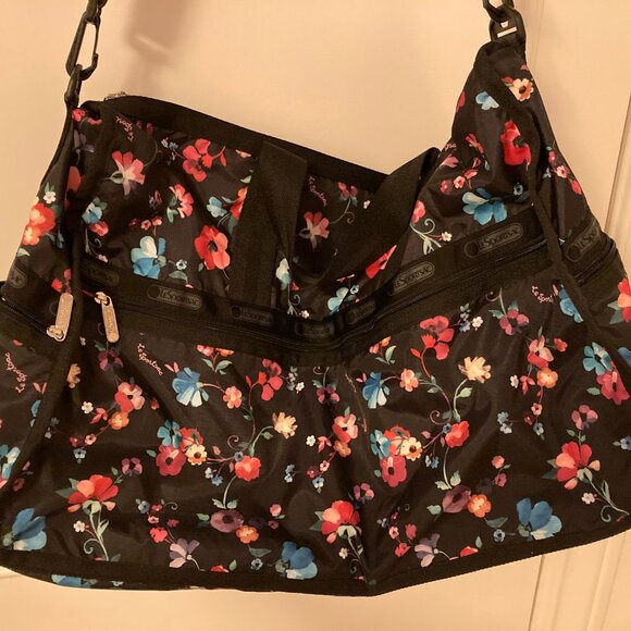 LeSportsac Weekender black floral duffel bag - Picture 1 of 13